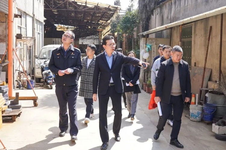ag真人国际警钟长鸣 扛牢责任 经开区（新庄街道）召开安全生产工作会议(图2)